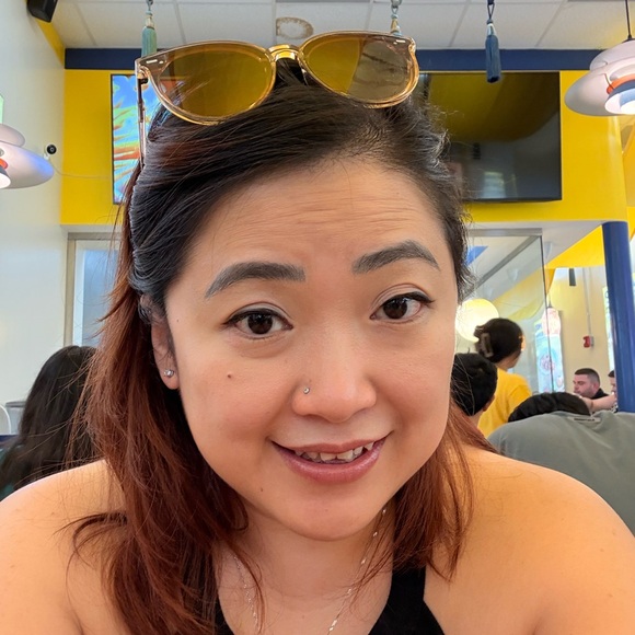 Meet your Posher, Julie - Picture 2 of 2